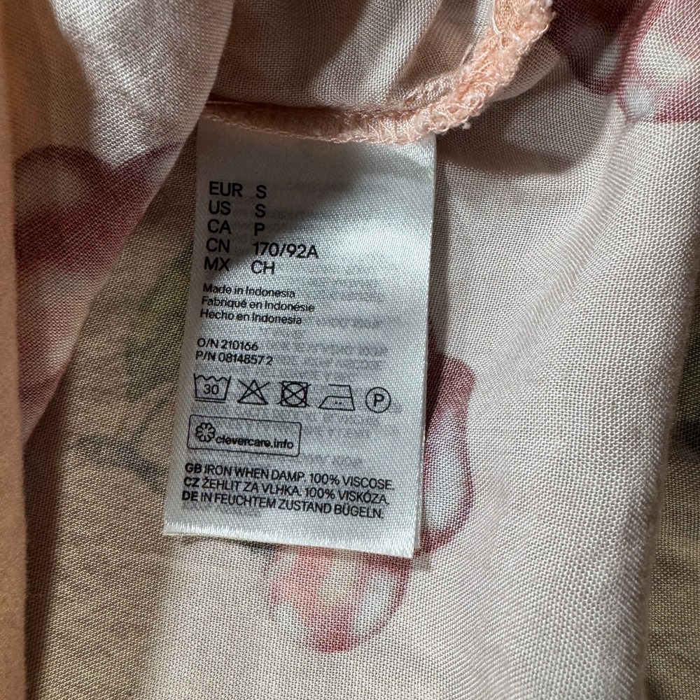 H&M Divided Womens Small Cherry Print Button Up Shirt Peach Short Sleeve Viscose - Picture 7 of 11